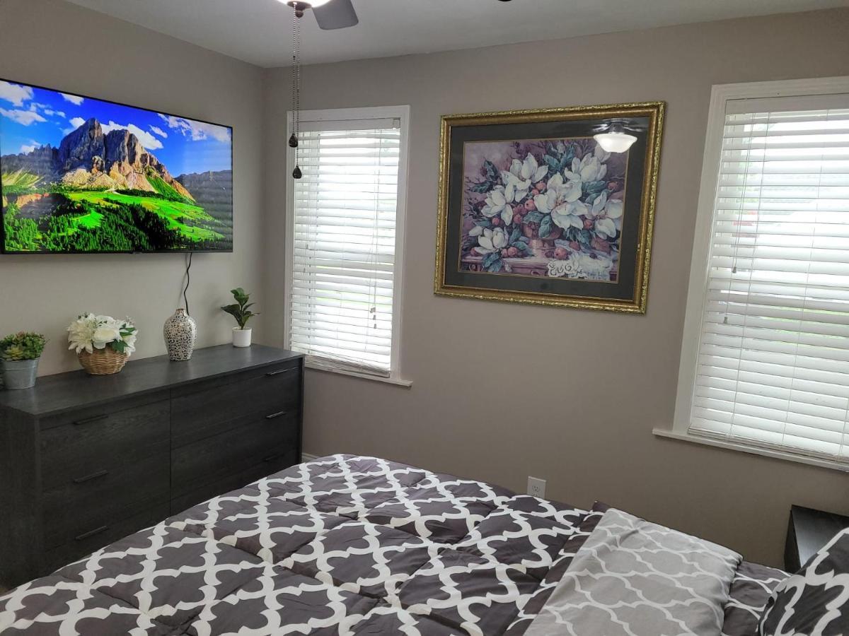 Apartment With Brand New Furniture And Large Parking West Seneca Exterior photo