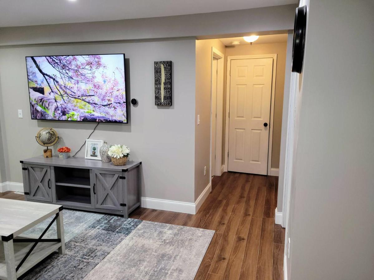 Apartment With Brand New Furniture And Large Parking West Seneca Exterior photo