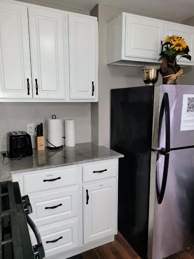 Apartment With Brand New Furniture And Large Parking West Seneca Exterior photo