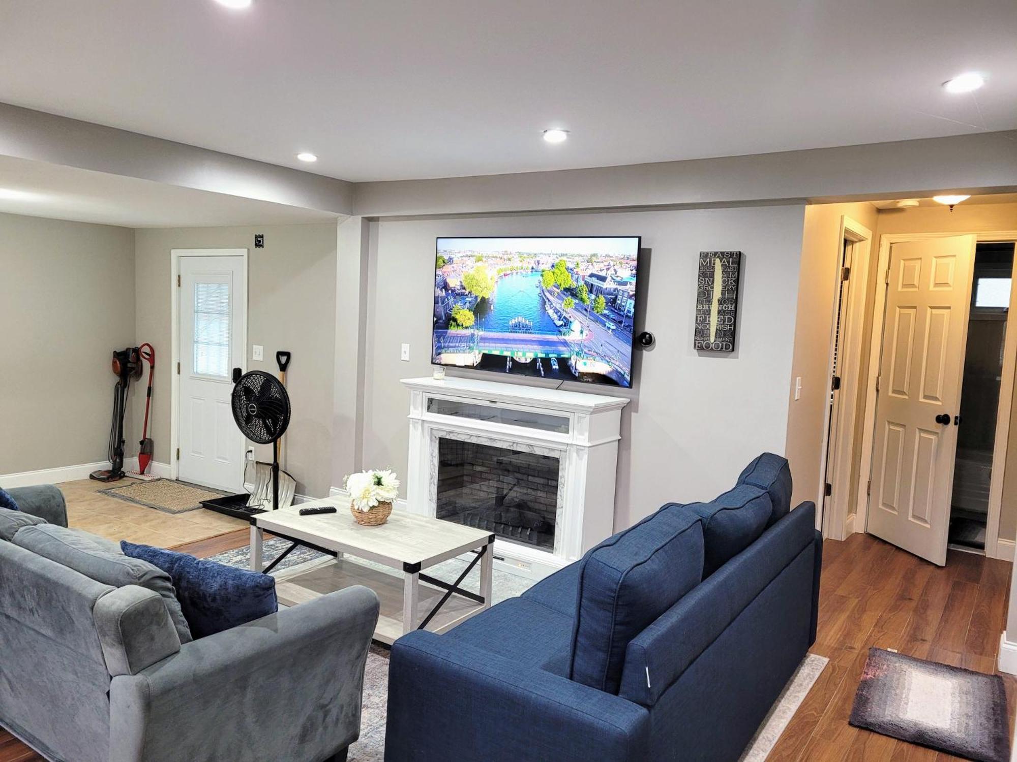 Apartment With Brand New Furniture And Large Parking West Seneca Exterior photo
